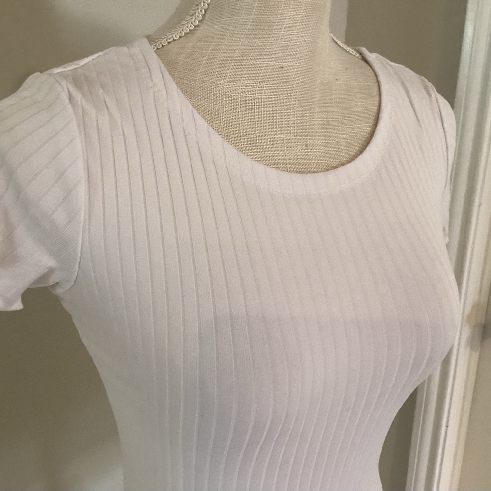ROE White Ribbed Short Sleeve Tee - Picture 3 of 5